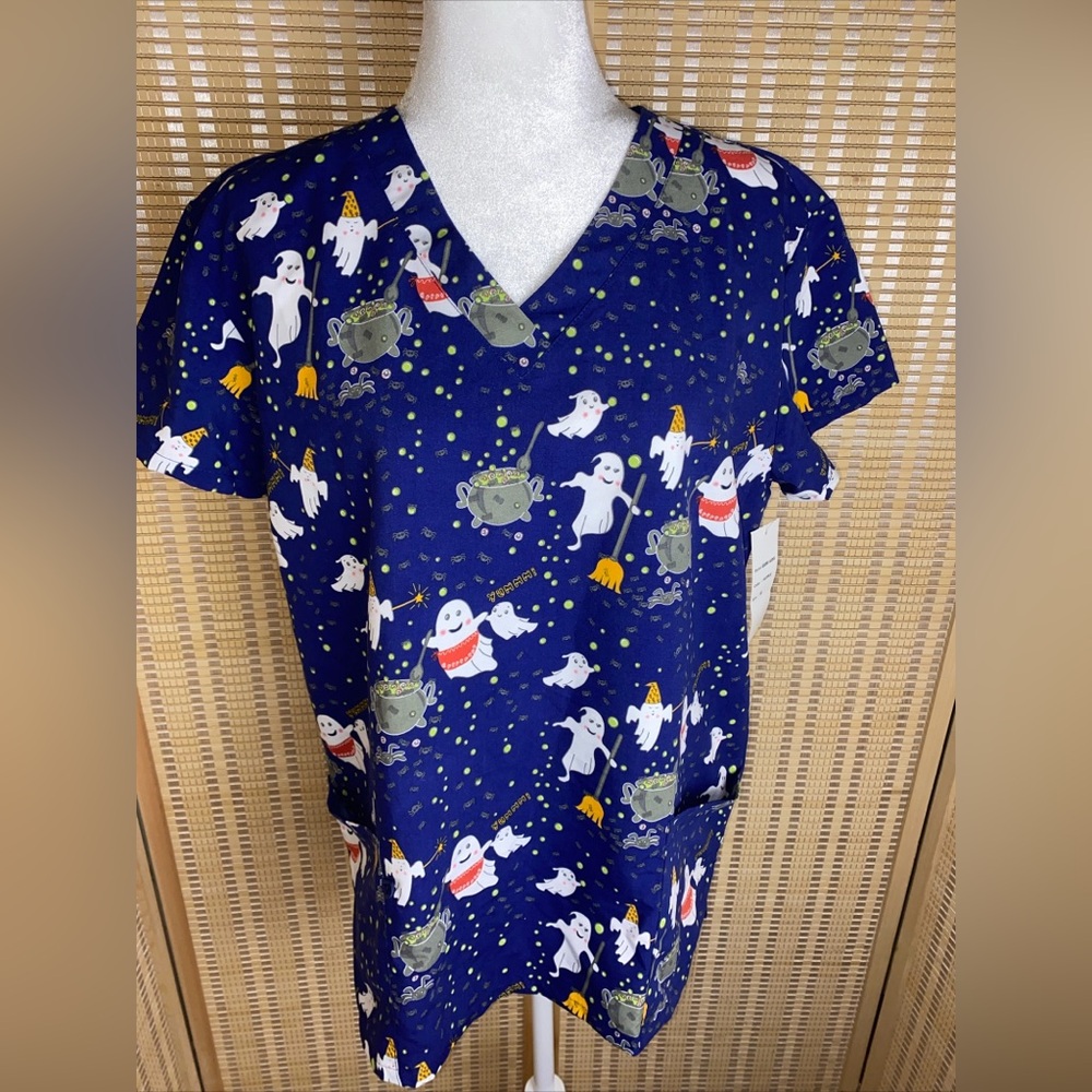Gabby Brooke Halloween Ghost ScrubTop
Size Medium NWT